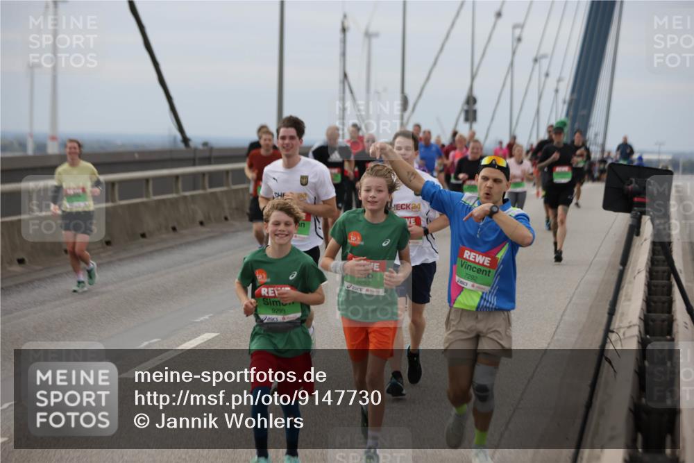 03.10.2025 - Köhlbrandbrückenlauf Jannik Wohlers http://msf.ph/oto/9147730 03.10.2025 15:51:21 Position 1 80, 9293, 9292, 24, 7292 meine-sportfotos.de
