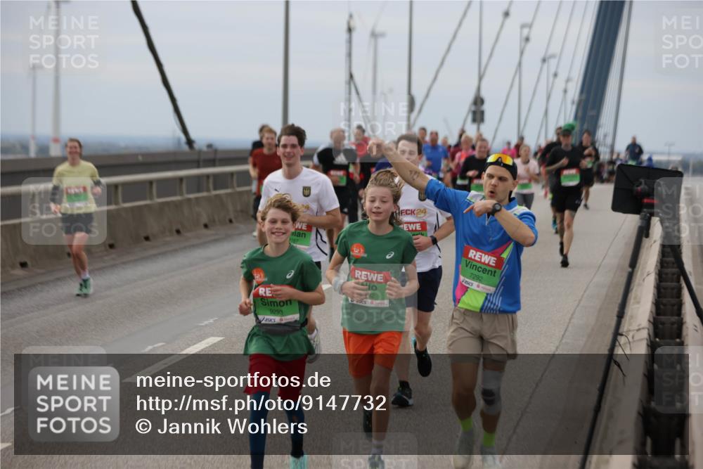 03.10.2025 - Köhlbrandbrückenlauf Jannik Wohlers http://msf.ph/oto/9147732 03.10.2025 15:51:21 Position 1 10, 9293, 24, 7292 meine-sportfotos.de