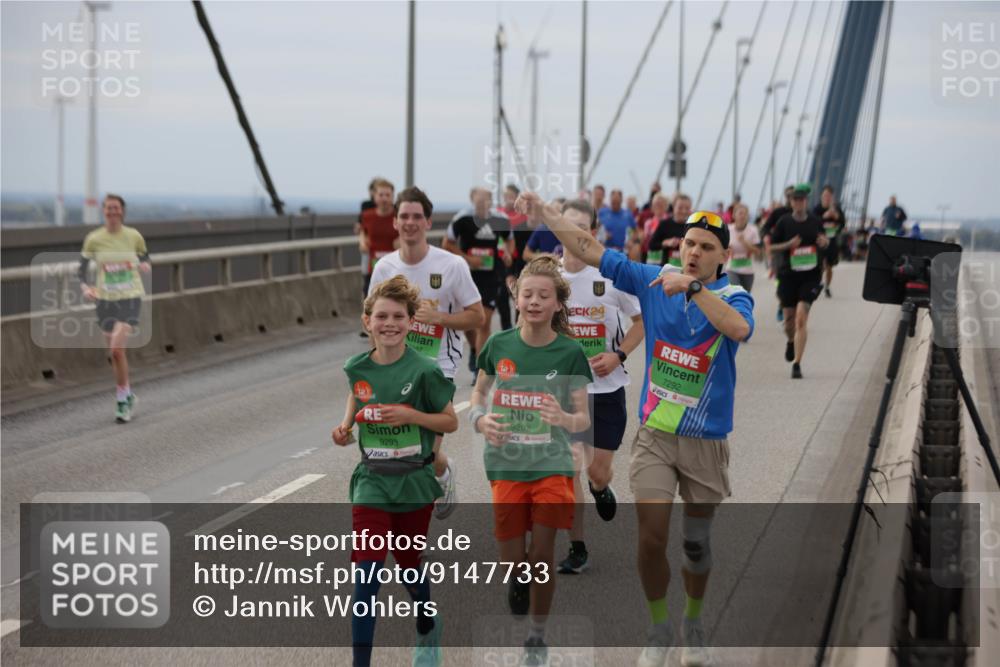 03.10.2025 - Köhlbrandbrückenlauf Jannik Wohlers http://msf.ph/oto/9147733 03.10.2025 15:51:21 Position 1 9293, 9292, 24, 7292 meine-sportfotos.de