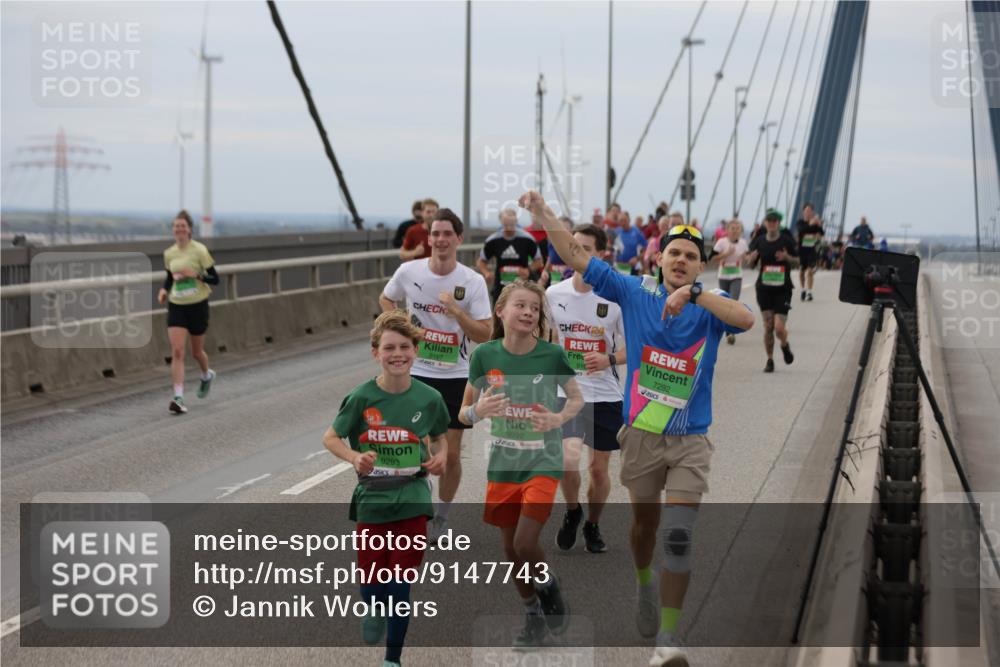 03.10.2025 - Köhlbrandbrückenlauf Jannik Wohlers http://msf.ph/oto/9147743 03.10.2025 15:51:22 Position 1 9167, 9293, 9292, 24, 7292 meine-sportfotos.de