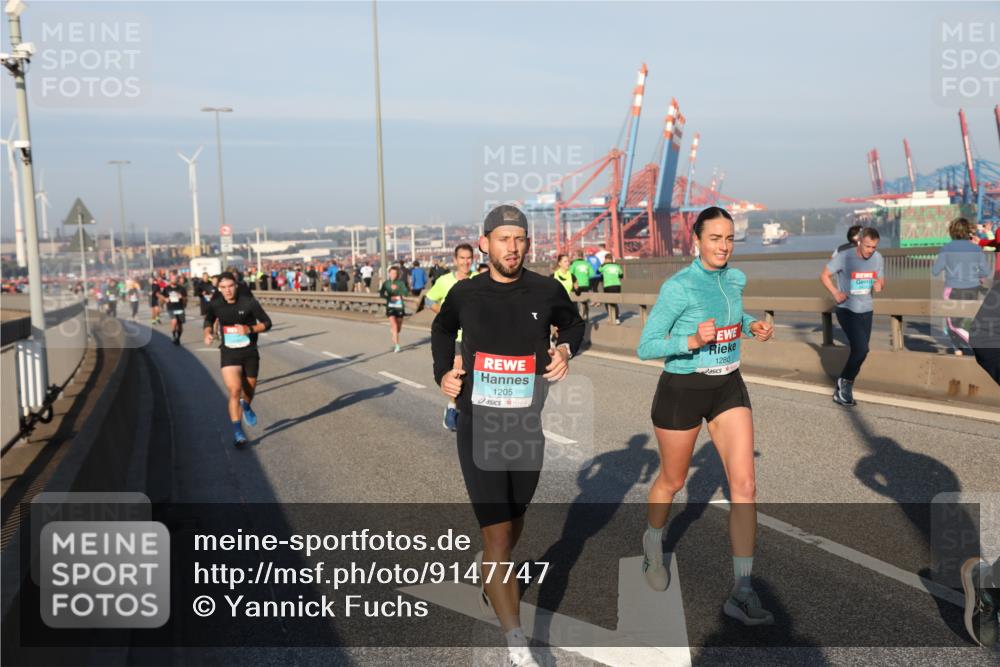 03.10.2025 - Köhlbrandbrückenlauf Yannick Fuchs http://msf.ph/oto/9147747 03.10.2025 08:38:54 Position 2 1205, 1280 meine-sportfotos.de