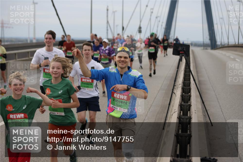 03.10.2025 - Köhlbrandbrückenlauf Jannik Wohlers http://msf.ph/oto/9147755 03.10.2025 15:51:23 Position 1 9293, 9166, 7292, 9292 meine-sportfotos.de