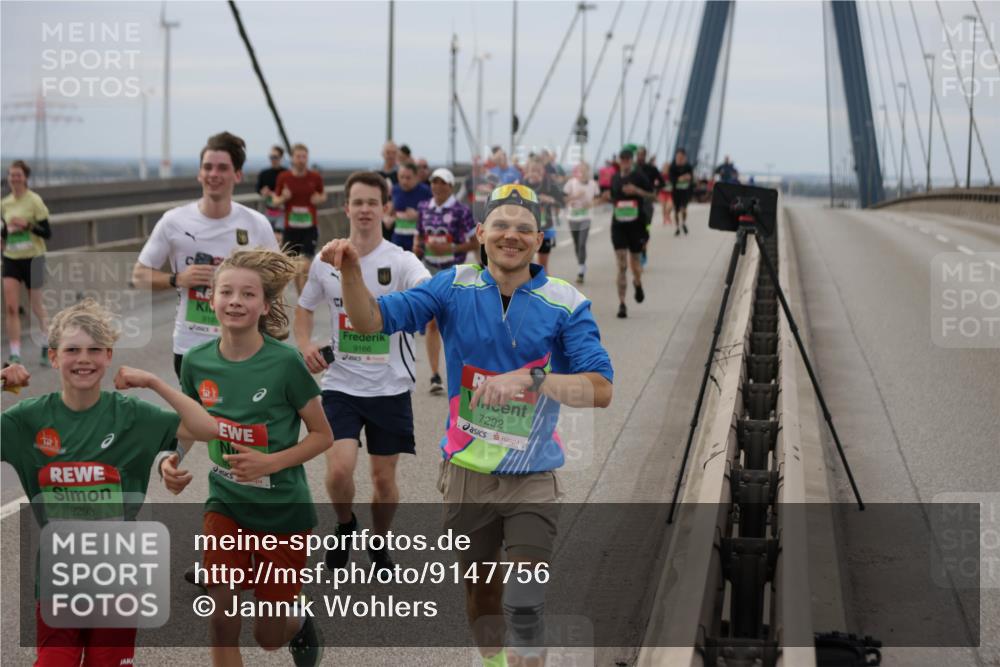 03.10.2025 - Köhlbrandbrückenlauf Jannik Wohlers http://msf.ph/oto/9147756 03.10.2025 15:51:23 Position 1 9293, 9166, 7292 meine-sportfotos.de
