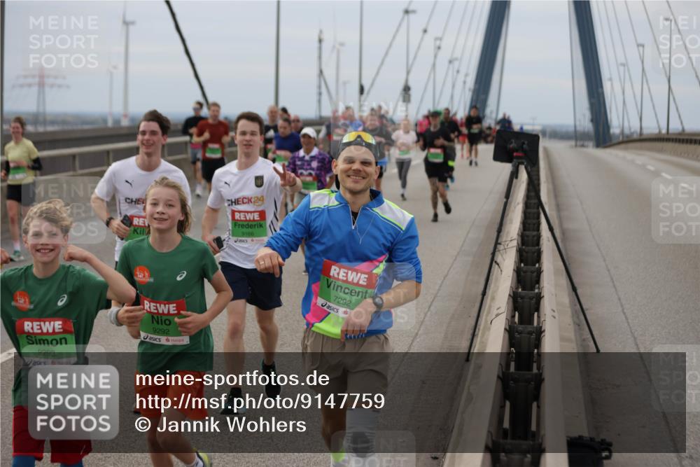 03.10.2025 - Köhlbrandbrückenlauf Jannik Wohlers http://msf.ph/oto/9147759 03.10.2025 15:51:23 Position 1 9293, 24, 9166, 9292, 7292 meine-sportfotos.de