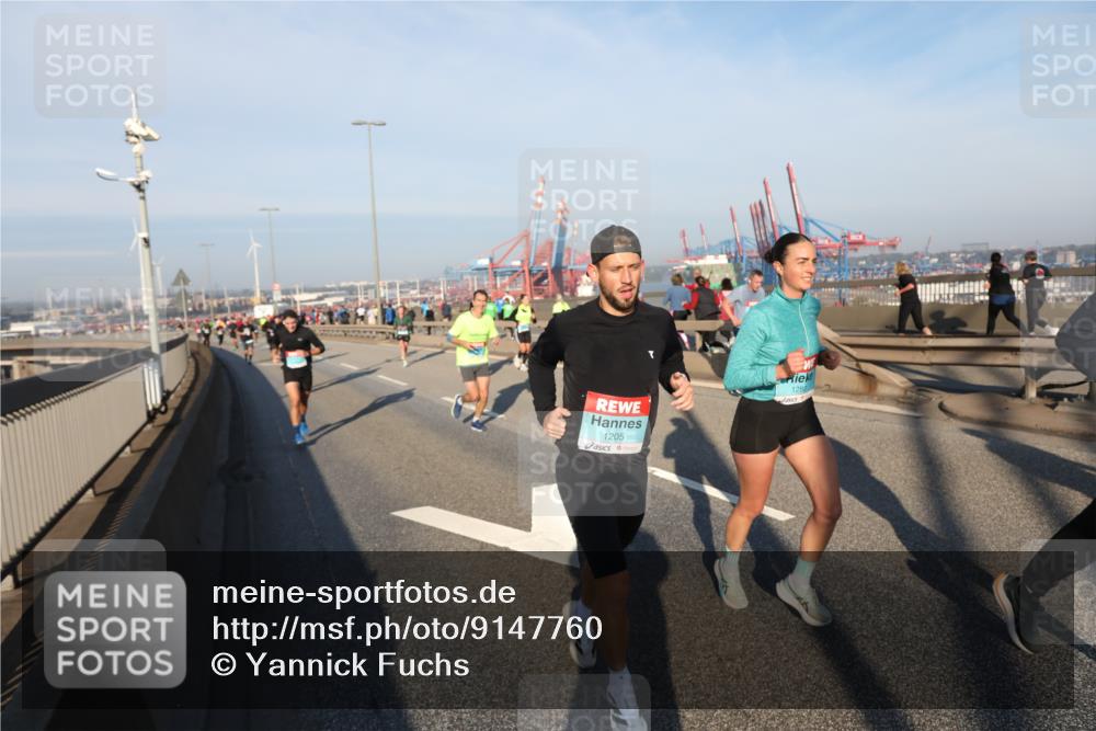 03.10.2025 - Köhlbrandbrückenlauf Yannick Fuchs http://msf.ph/oto/9147760 03.10.2025 08:38:55 Position 2 1280, 1205 meine-sportfotos.de