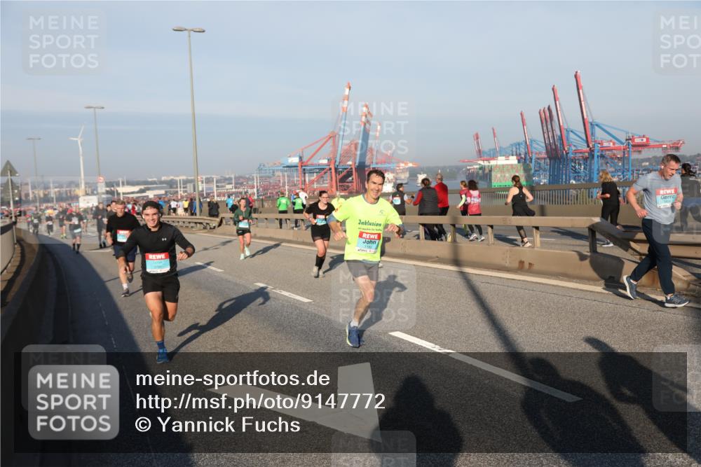 03.10.2025 - Köhlbrandbrückenlauf Yannick Fuchs http://msf.ph/oto/9147772 03.10.2025 08:38:56 Position 2  meine-sportfotos.de