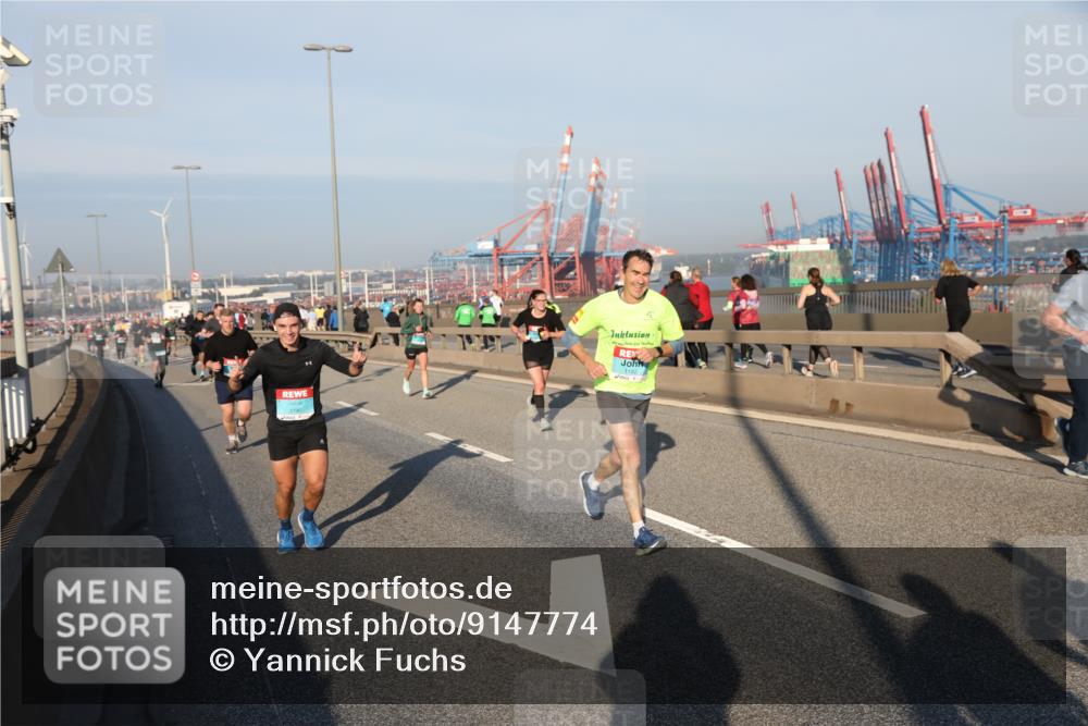 03.10.2025 - Köhlbrandbrückenlauf Yannick Fuchs http://msf.ph/oto/9147774 03.10.2025 08:38:56 Position 2 1182 meine-sportfotos.de