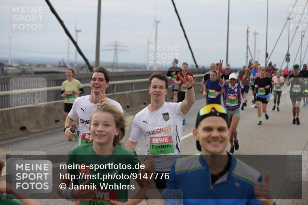 03.10.2025 - Köhlbrandbrückenlauf Jannik Wohlers http://msf.ph/oto/9147776 03.10.2025 15:51:24 Position 1 24, 9166 meine-sportfotos.de