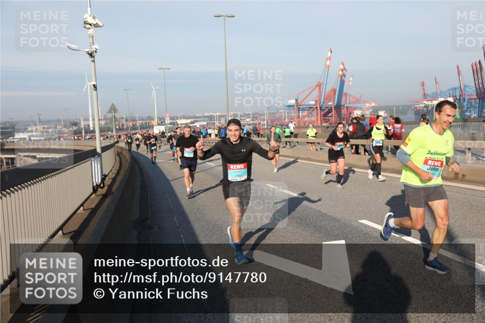 03.10.2025 - Köhlbrandbrückenlauf Yannick Fuchs http://msf.ph/oto/9147780 03.10.2025 08:38:57 Position 2 3790 meine-sportfotos.de