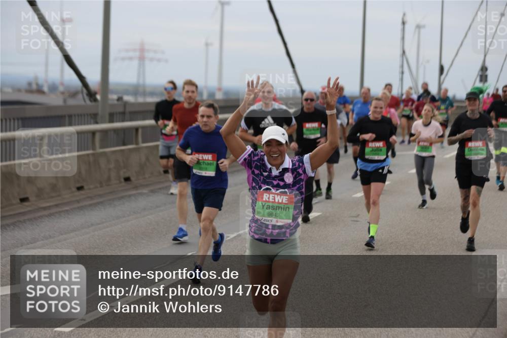 03.10.2025 - Köhlbrandbrückenlauf Jannik Wohlers http://msf.ph/oto/9147786 03.10.2025 15:51:26 Position 1 9318, 9642 meine-sportfotos.de