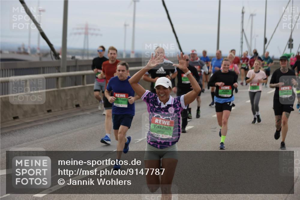 03.10.2025 - Köhlbrandbrückenlauf Jannik Wohlers http://msf.ph/oto/9147787 03.10.2025 15:51:26 Position 1 9318, 9642 meine-sportfotos.de