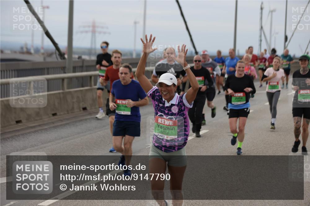 03.10.2025 - Köhlbrandbrückenlauf Jannik Wohlers http://msf.ph/oto/9147790 03.10.2025 15:51:26 Position 1 9318, 9642 meine-sportfotos.de