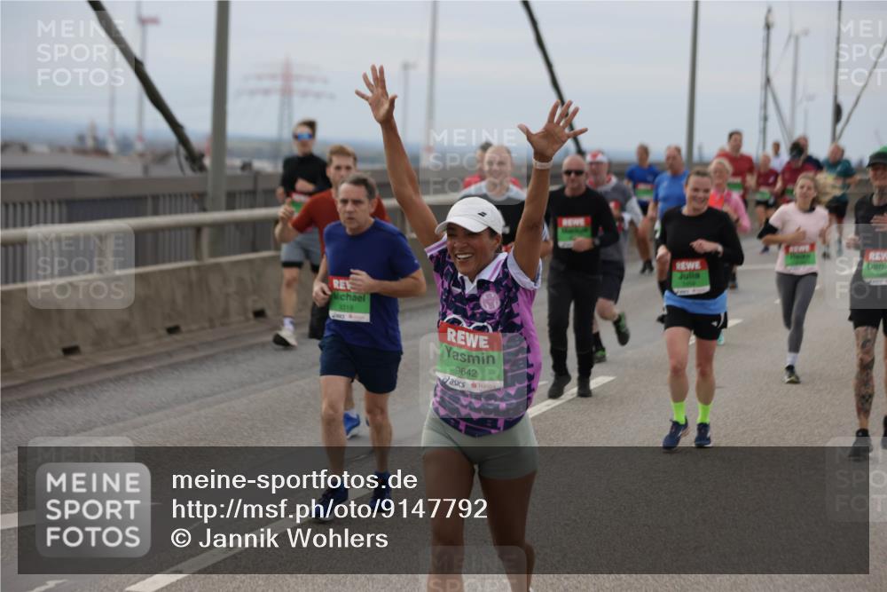 03.10.2025 - Köhlbrandbrückenlauf Jannik Wohlers http://msf.ph/oto/9147792 03.10.2025 15:51:26 Position 1 3318, 9642 meine-sportfotos.de