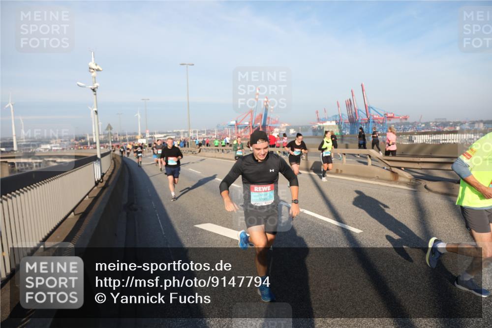 03.10.2025 - Köhlbrandbrückenlauf Yannick Fuchs http://msf.ph/oto/9147794 03.10.2025 08:38:57 Position 2 3790 meine-sportfotos.de