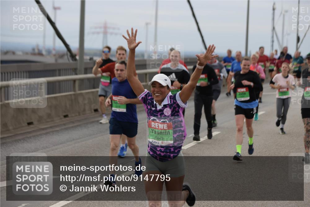 03.10.2025 - Köhlbrandbrückenlauf Jannik Wohlers http://msf.ph/oto/9147795 03.10.2025 15:51:26 Position 1 1318, 9642 meine-sportfotos.de