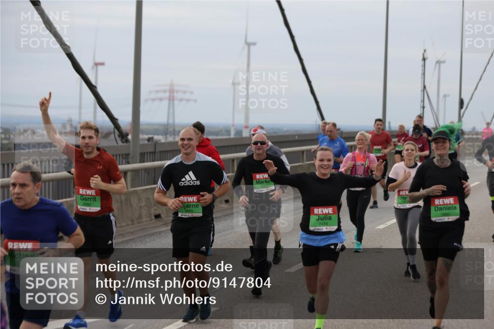 03.10.2025 - Köhlbrandbrückenlauf Jannik Wohlers http://msf.ph/oto/9147804 03.10.2025 15:51:27 Position 1 9318, 8884, 8885, 8057, 7454, 870, 7850 meine-sportfotos.de
