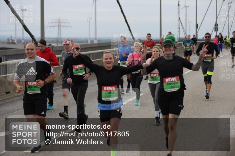 03.10.2025 - Köhlbrandbrückenlauf Jannik Wohlers http://msf.ph/oto/9147805 03.10.2025 15:51:28 Position 1 8885, 8057, 7454, 8700, 7850 meine-sportfotos.de