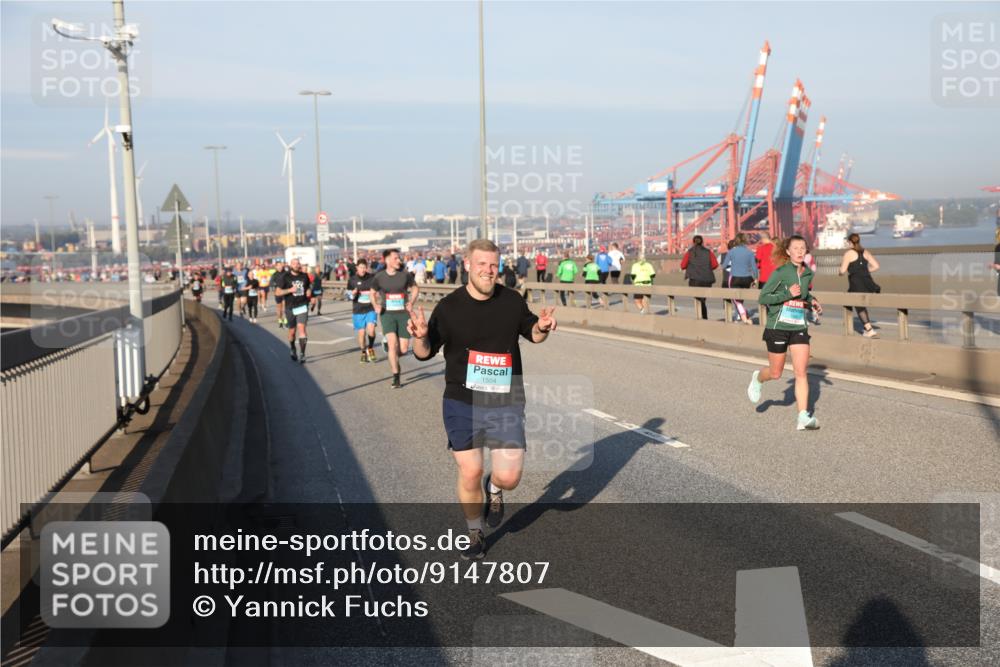 03.10.2025 - Köhlbrandbrückenlauf Yannick Fuchs http://msf.ph/oto/9147807 03.10.2025 08:38:58 Position 2 1504 meine-sportfotos.de