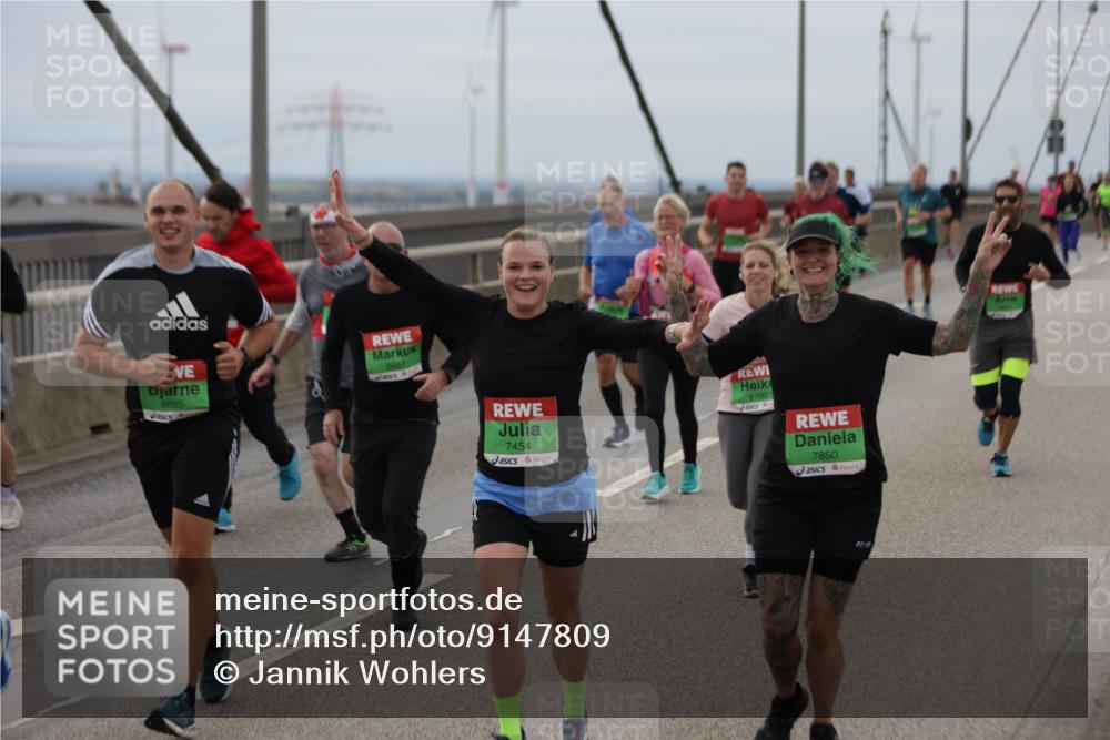 03.10.2025 - Köhlbrandbrückenlauf Jannik Wohlers http://msf.ph/oto/9147809 03.10.2025 15:51:28 Position 1 8885, 8057, 7454, 8700, 7850 meine-sportfotos.de