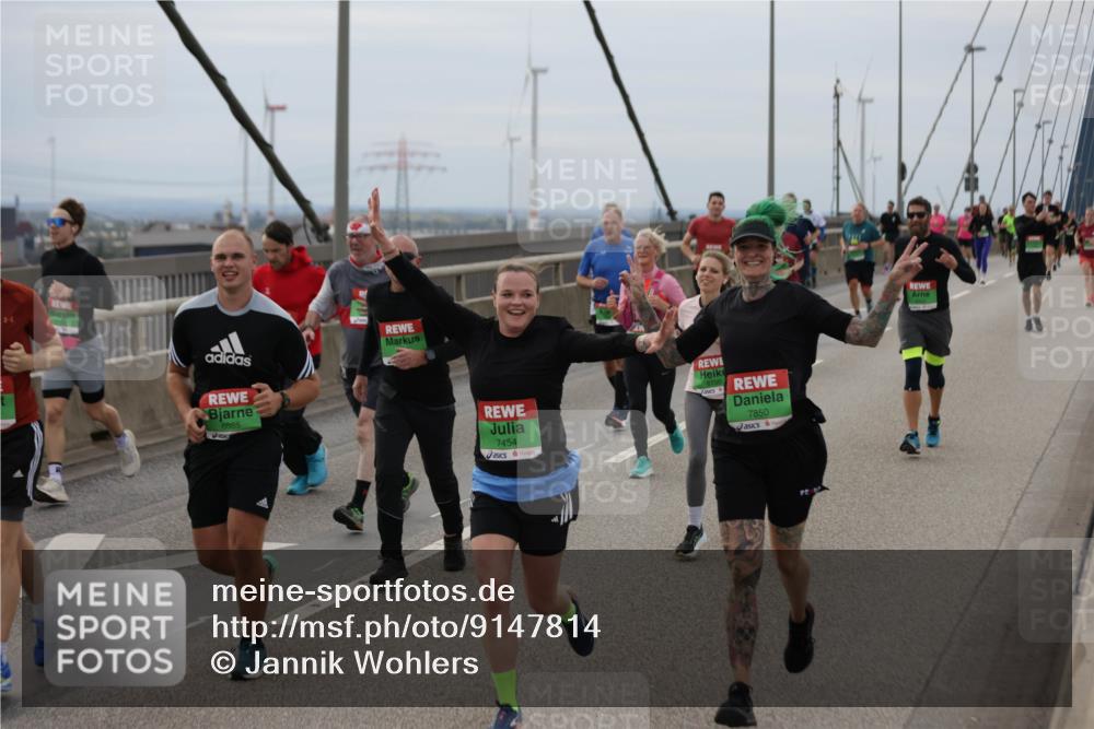 03.10.2025 - Köhlbrandbrückenlauf Jannik Wohlers http://msf.ph/oto/9147814 03.10.2025 15:51:28 Position 1 8885, 7454, 8700, 7850 meine-sportfotos.de
