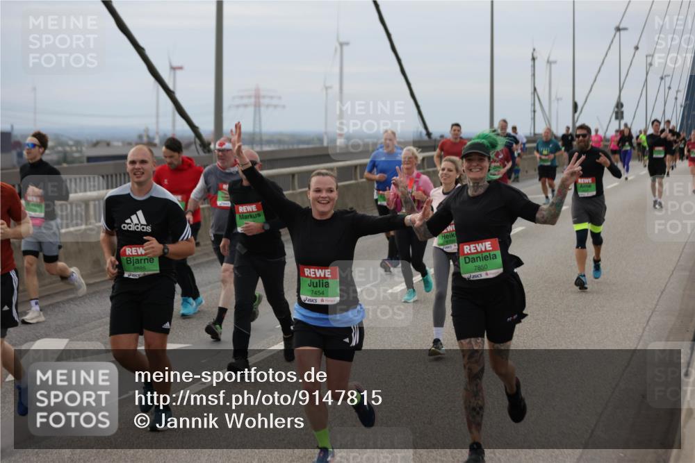 03.10.2025 - Köhlbrandbrückenlauf Jannik Wohlers http://msf.ph/oto/9147815 03.10.2025 15:51:28 Position 1 8885, 7454, 8700, 7850 meine-sportfotos.de