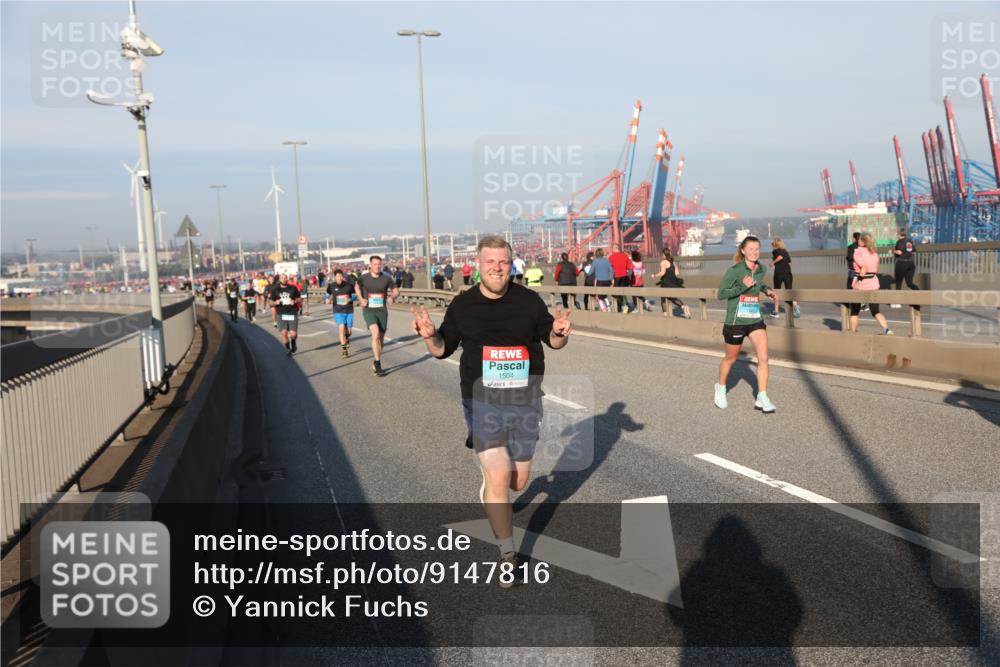 03.10.2025 - Köhlbrandbrückenlauf Yannick Fuchs http://msf.ph/oto/9147816 03.10.2025 08:38:59 Position 2 1504 meine-sportfotos.de