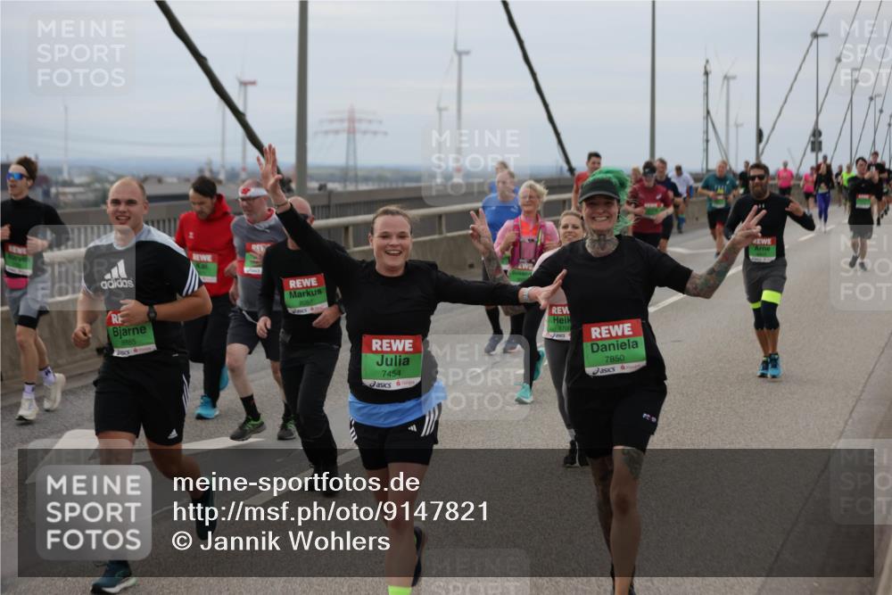 03.10.2025 - Köhlbrandbrückenlauf Jannik Wohlers http://msf.ph/oto/9147821 03.10.2025 15:51:29 Position 1 8885, 8057, 7454, 8700, 7850 meine-sportfotos.de