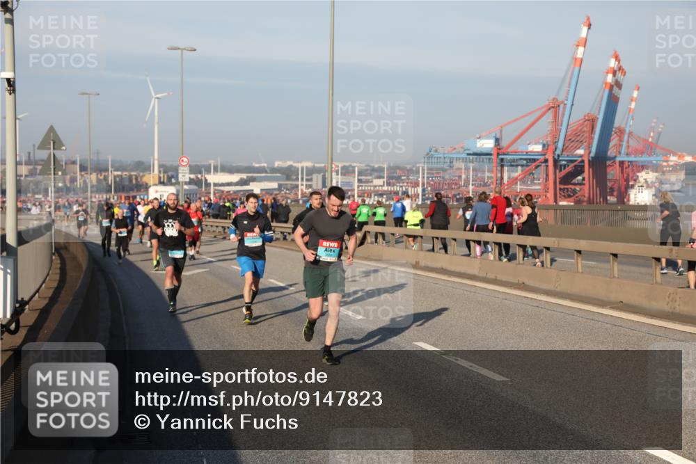 03.10.2025 - Köhlbrandbrückenlauf Yannick Fuchs http://msf.ph/oto/9147823 03.10.2025 08:39:00 Position 2 3659 meine-sportfotos.de