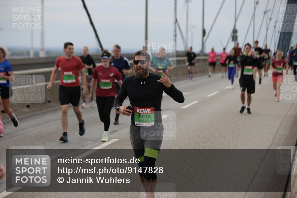 03.10.2025 - Köhlbrandbrückenlauf Jannik Wohlers http://msf.ph/oto/9147828 03.10.2025 15:51:30 Position 1 8607 meine-sportfotos.de