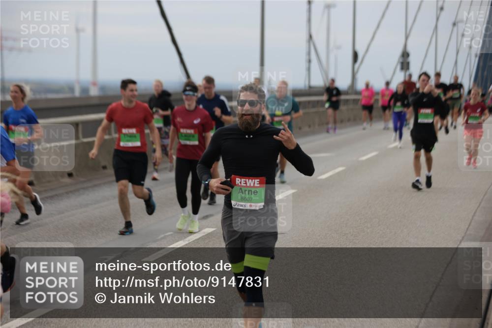 03.10.2025 - Köhlbrandbrückenlauf Jannik Wohlers http://msf.ph/oto/9147831 03.10.2025 15:51:30 Position 1 8607 meine-sportfotos.de