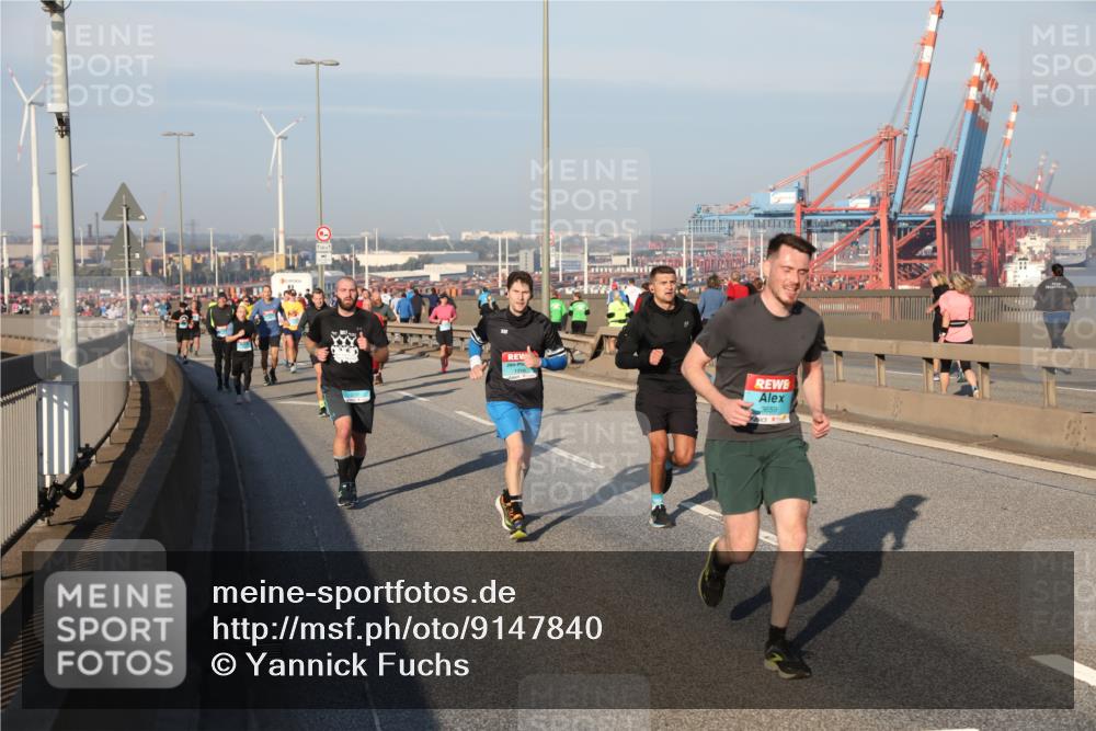 03.10.2025 - Köhlbrandbrückenlauf Yannick Fuchs http://msf.ph/oto/9147840 03.10.2025 08:39:02 Position 2 3659 meine-sportfotos.de