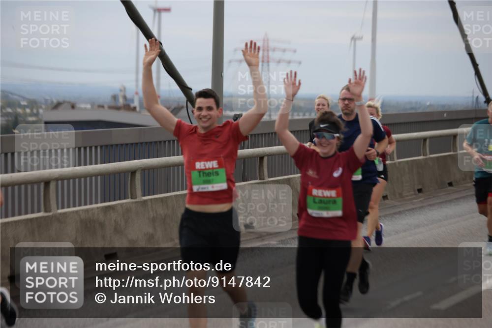 03.10.2025 - Köhlbrandbrückenlauf Jannik Wohlers http://msf.ph/oto/9147842 03.10.2025 15:51:32 Position 1  meine-sportfotos.de