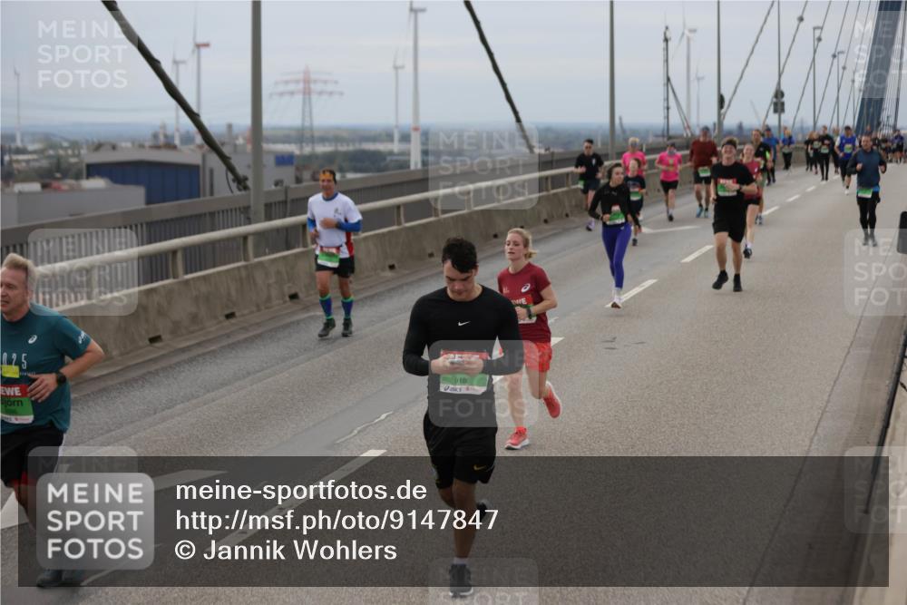 03.10.2025 - Köhlbrandbrückenlauf Jannik Wohlers http://msf.ph/oto/9147847 03.10.2025 15:51:37 Position 1 25, 9160 meine-sportfotos.de
