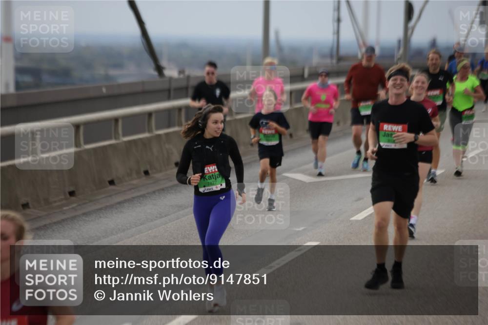 03.10.2025 - Köhlbrandbrückenlauf Jannik Wohlers http://msf.ph/oto/9147851 03.10.2025 15:51:37 Position 1 7427 meine-sportfotos.de