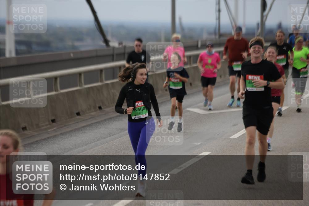 03.10.2025 - Köhlbrandbrückenlauf Jannik Wohlers http://msf.ph/oto/9147852 03.10.2025 15:51:37 Position 1 7427 meine-sportfotos.de
