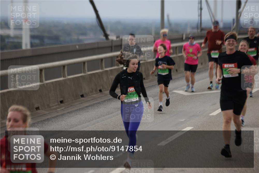 03.10.2025 - Köhlbrandbrückenlauf Jannik Wohlers http://msf.ph/oto/9147854 03.10.2025 15:51:37 Position 1 7427 meine-sportfotos.de