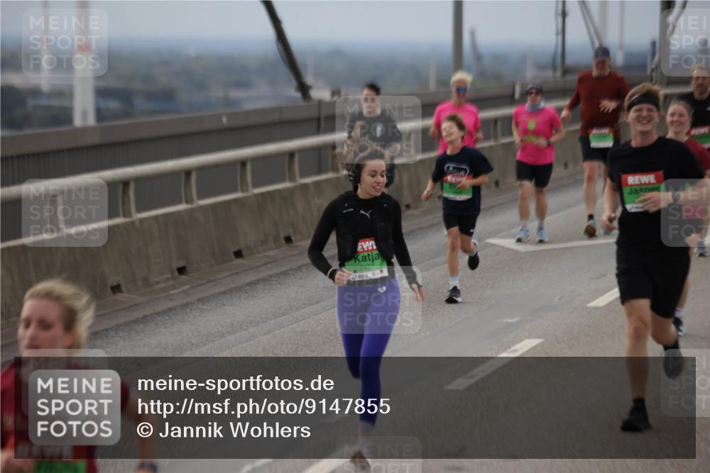 03.10.2025 - Köhlbrandbrückenlauf Jannik Wohlers http://msf.ph/oto/9147855 03.10.2025 15:51:37 Position 1 742 meine-sportfotos.de