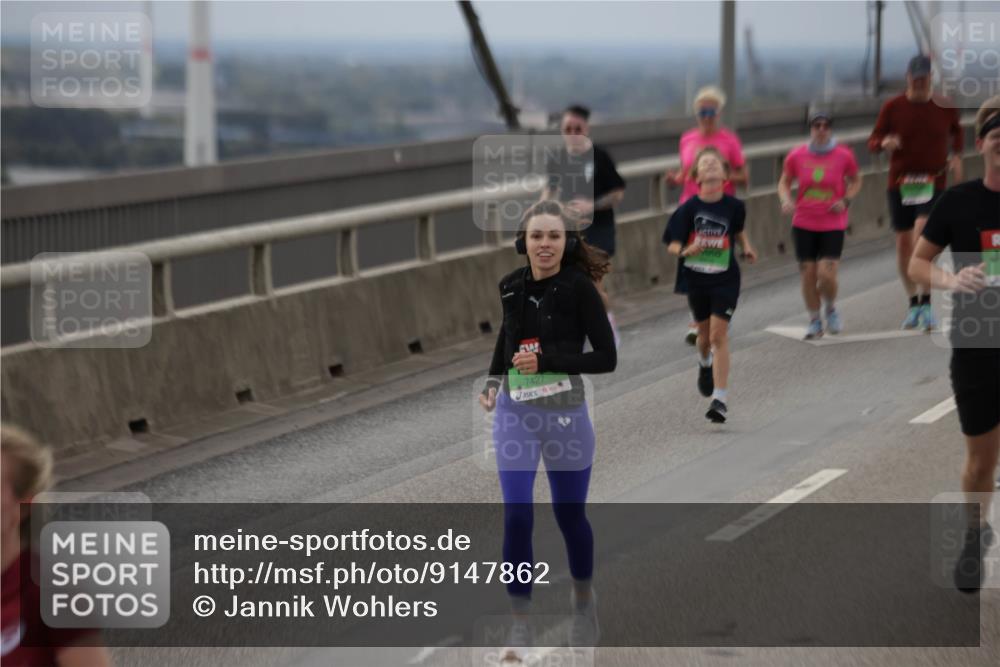 03.10.2025 - Köhlbrandbrückenlauf Jannik Wohlers http://msf.ph/oto/9147862 03.10.2025 15:51:38 Position 1 7427 meine-sportfotos.de