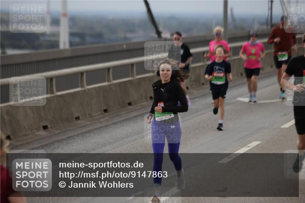03.10.2025 - Köhlbrandbrückenlauf Jannik Wohlers http://msf.ph/oto/9147863 03.10.2025 15:51:38 Position 1 7427, 11 meine-sportfotos.de