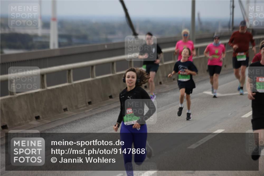03.10.2025 - Köhlbrandbrückenlauf Jannik Wohlers http://msf.ph/oto/9147868 03.10.2025 15:51:38 Position 1 7427 meine-sportfotos.de