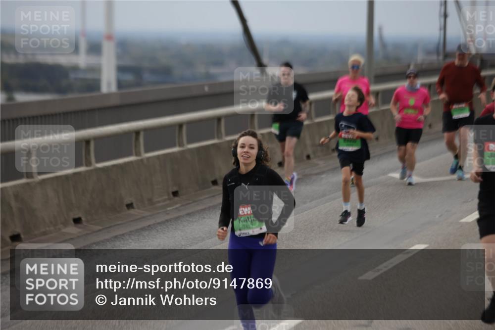 03.10.2025 - Köhlbrandbrückenlauf Jannik Wohlers http://msf.ph/oto/9147869 03.10.2025 15:51:38 Position 1 7427 meine-sportfotos.de