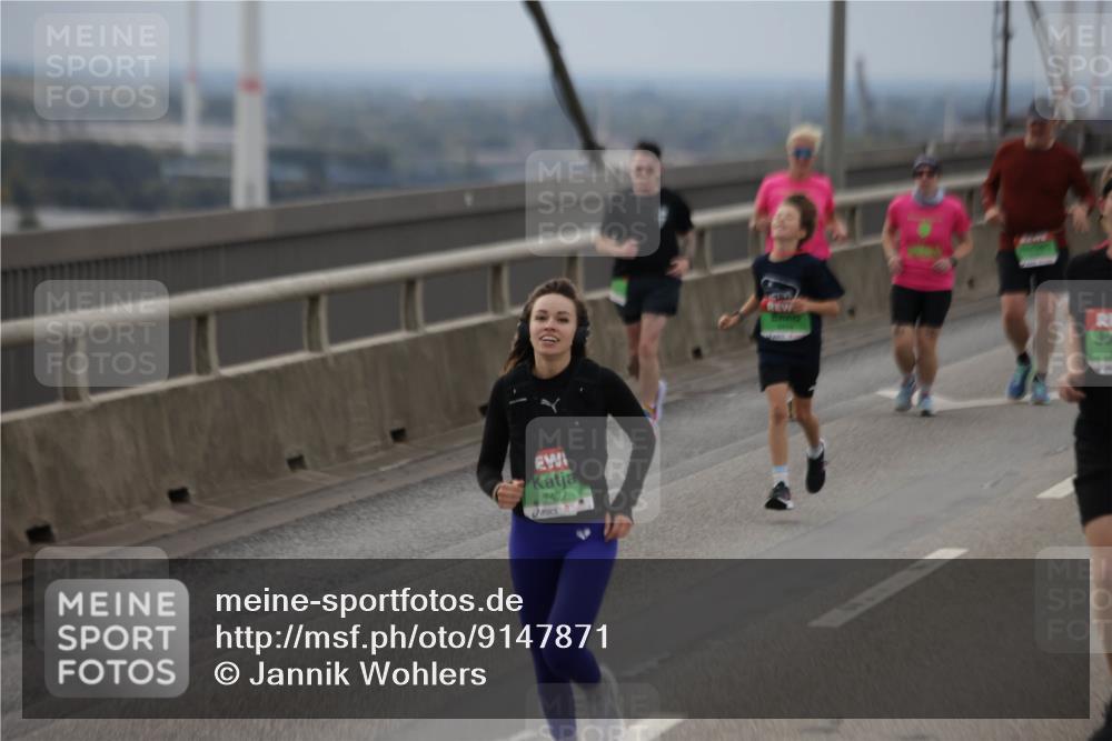 03.10.2025 - Köhlbrandbrückenlauf Jannik Wohlers http://msf.ph/oto/9147871 03.10.2025 15:51:38 Position 1 7427 meine-sportfotos.de