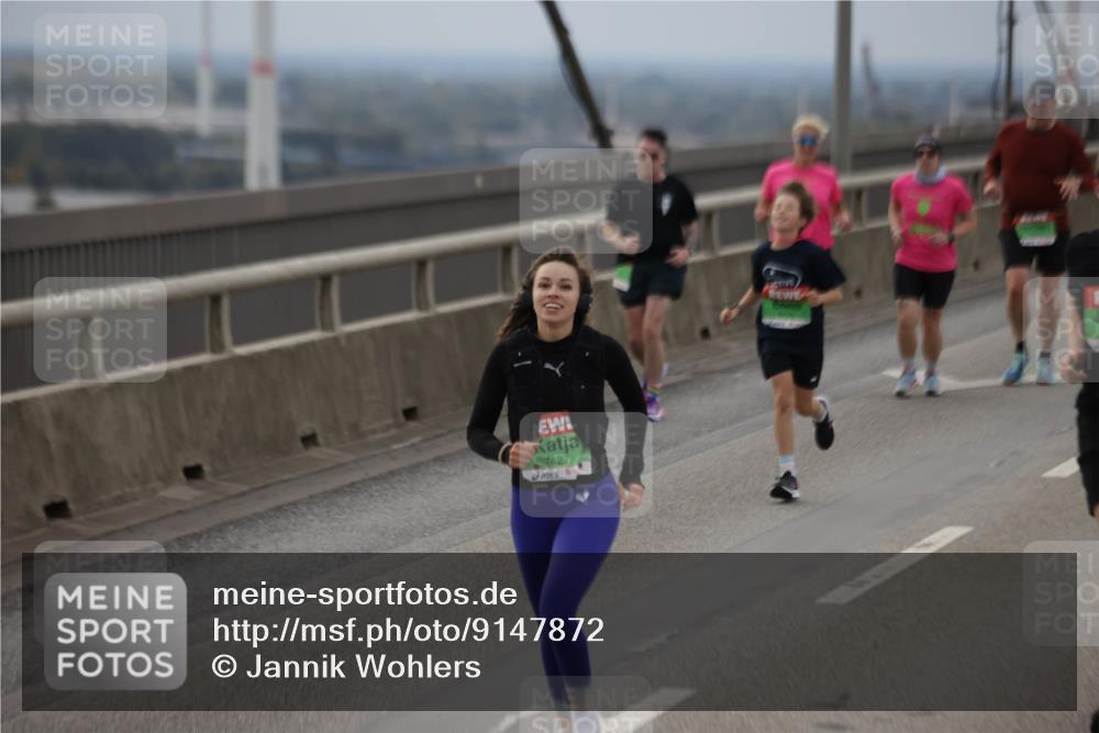 03.10.2025 - Köhlbrandbrückenlauf Jannik Wohlers http://msf.ph/oto/9147872 03.10.2025 15:51:38 Position 1 7427 meine-sportfotos.de