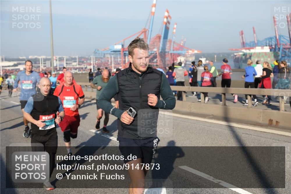 03.10.2025 - Köhlbrandbrückenlauf Yannick Fuchs http://msf.ph/oto/9147873 03.10.2025 08:39:09 Position 2  meine-sportfotos.de
