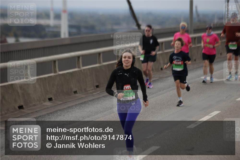 03.10.2025 - Köhlbrandbrückenlauf Jannik Wohlers http://msf.ph/oto/9147874 03.10.2025 15:51:38 Position 1 7427 meine-sportfotos.de