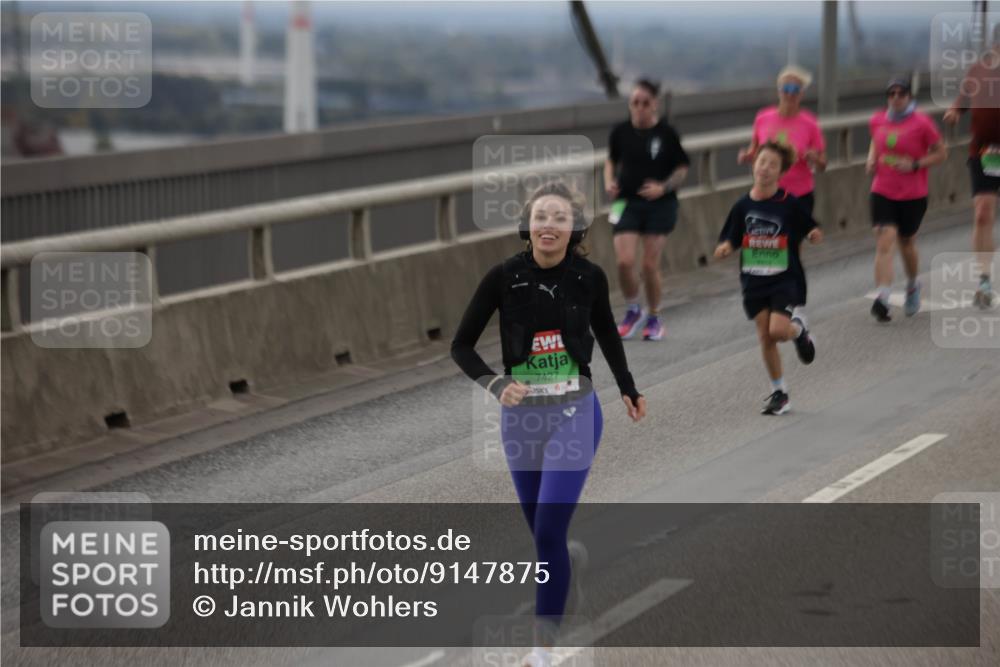 03.10.2025 - Köhlbrandbrückenlauf Jannik Wohlers http://msf.ph/oto/9147875 03.10.2025 15:51:38 Position 1 7427 meine-sportfotos.de