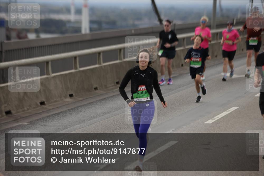 03.10.2025 - Köhlbrandbrückenlauf Jannik Wohlers http://msf.ph/oto/9147877 03.10.2025 15:51:38 Position 1 7427 meine-sportfotos.de