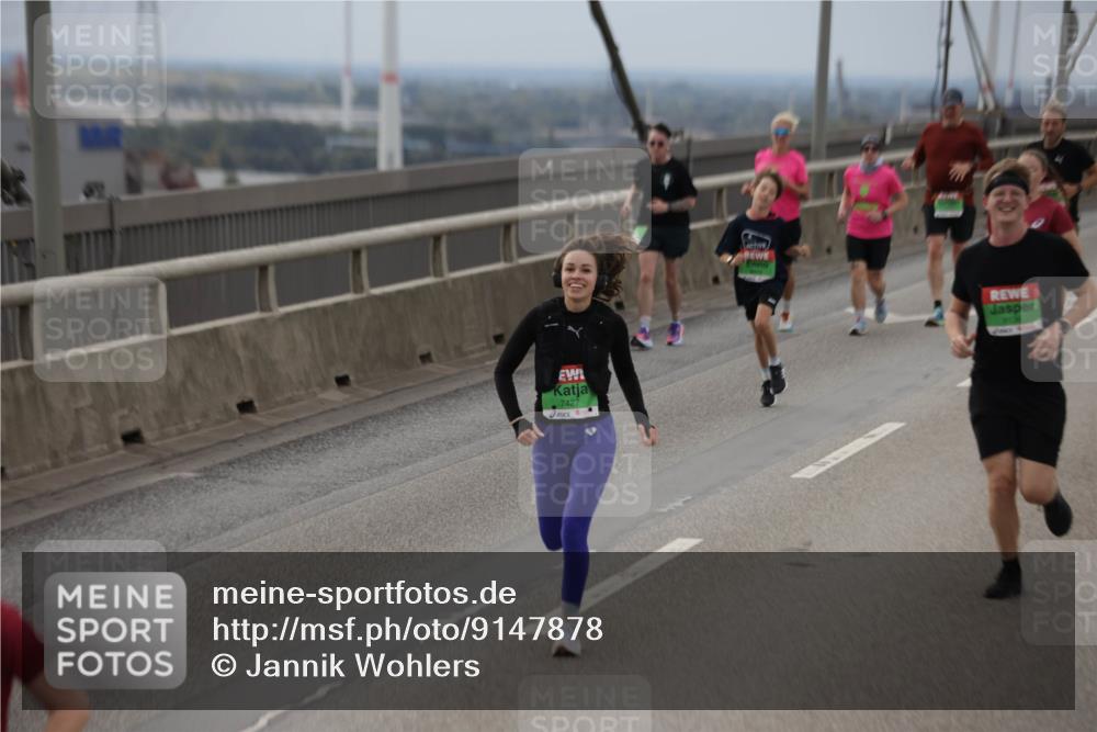03.10.2025 - Köhlbrandbrückenlauf Jannik Wohlers http://msf.ph/oto/9147878 03.10.2025 15:51:38 Position 1 7427 meine-sportfotos.de