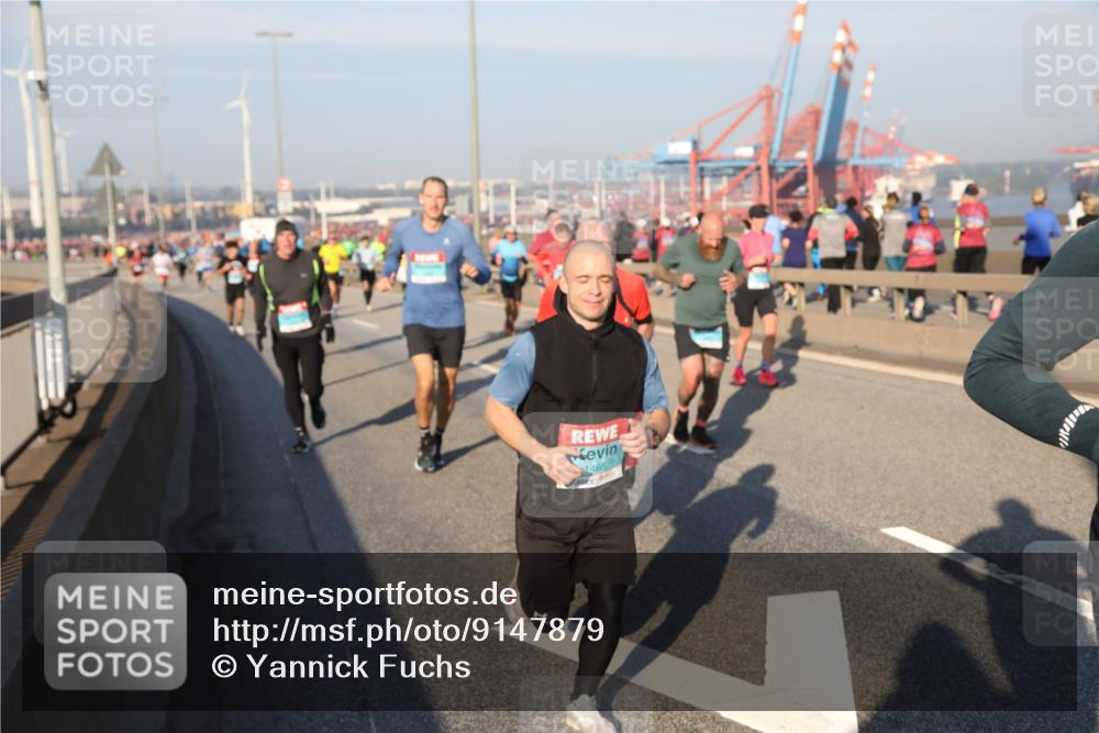 03.10.2025 - Köhlbrandbrückenlauf Yannick Fuchs http://msf.ph/oto/9147879 03.10.2025 08:39:10 Position 2 1468 meine-sportfotos.de