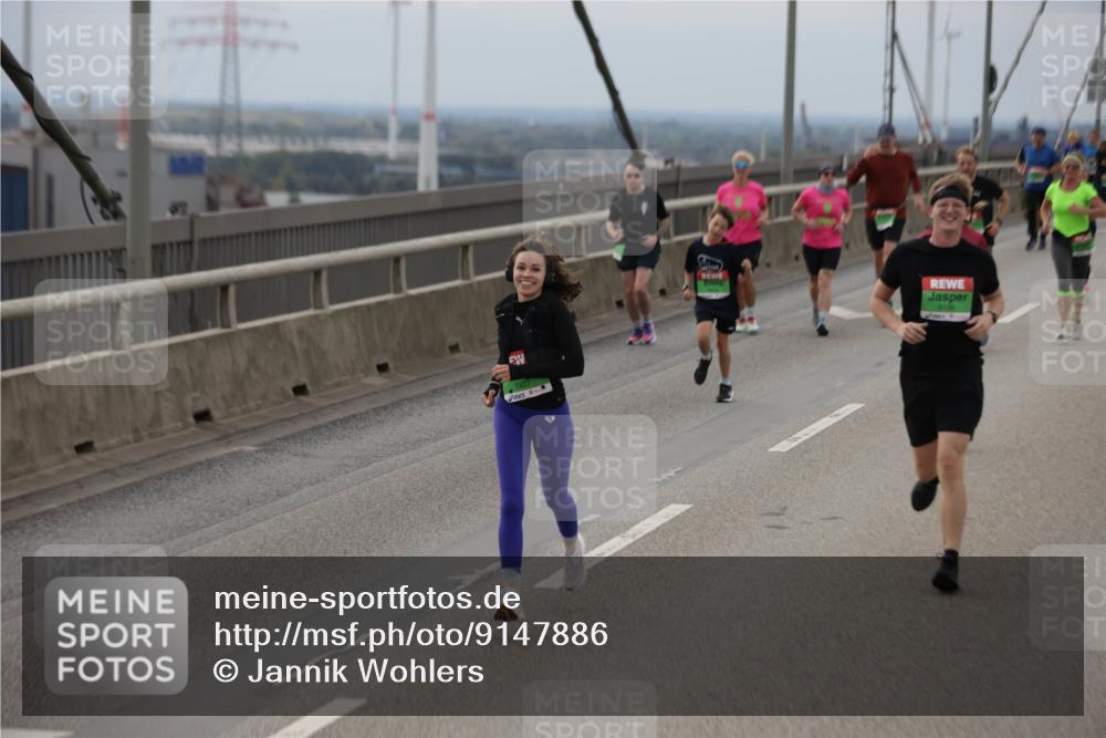 03.10.2025 - Köhlbrandbrückenlauf Jannik Wohlers http://msf.ph/oto/9147886 03.10.2025 15:51:39 Position 1 7427 meine-sportfotos.de